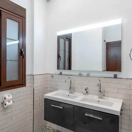 Mit Privatpool Fuer 8 Personen Ca 200 Qm In Nerja, Andalusien Costa Del Sol Casa de Férias Nerja
